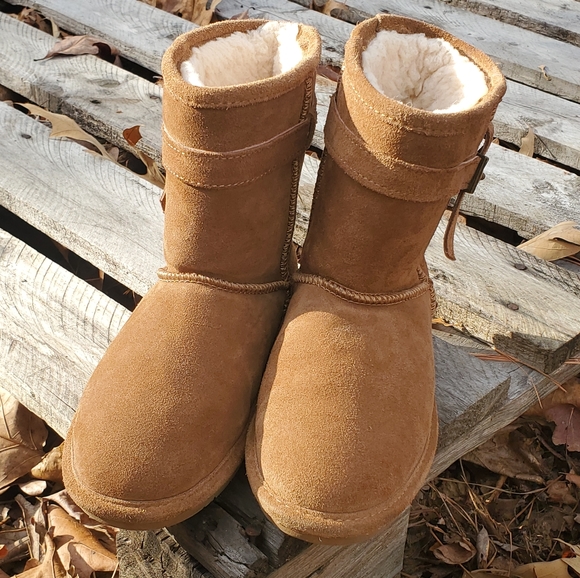 Bearpaw Val Suede Buckle Boots (EUC) - Picture 5 of 8